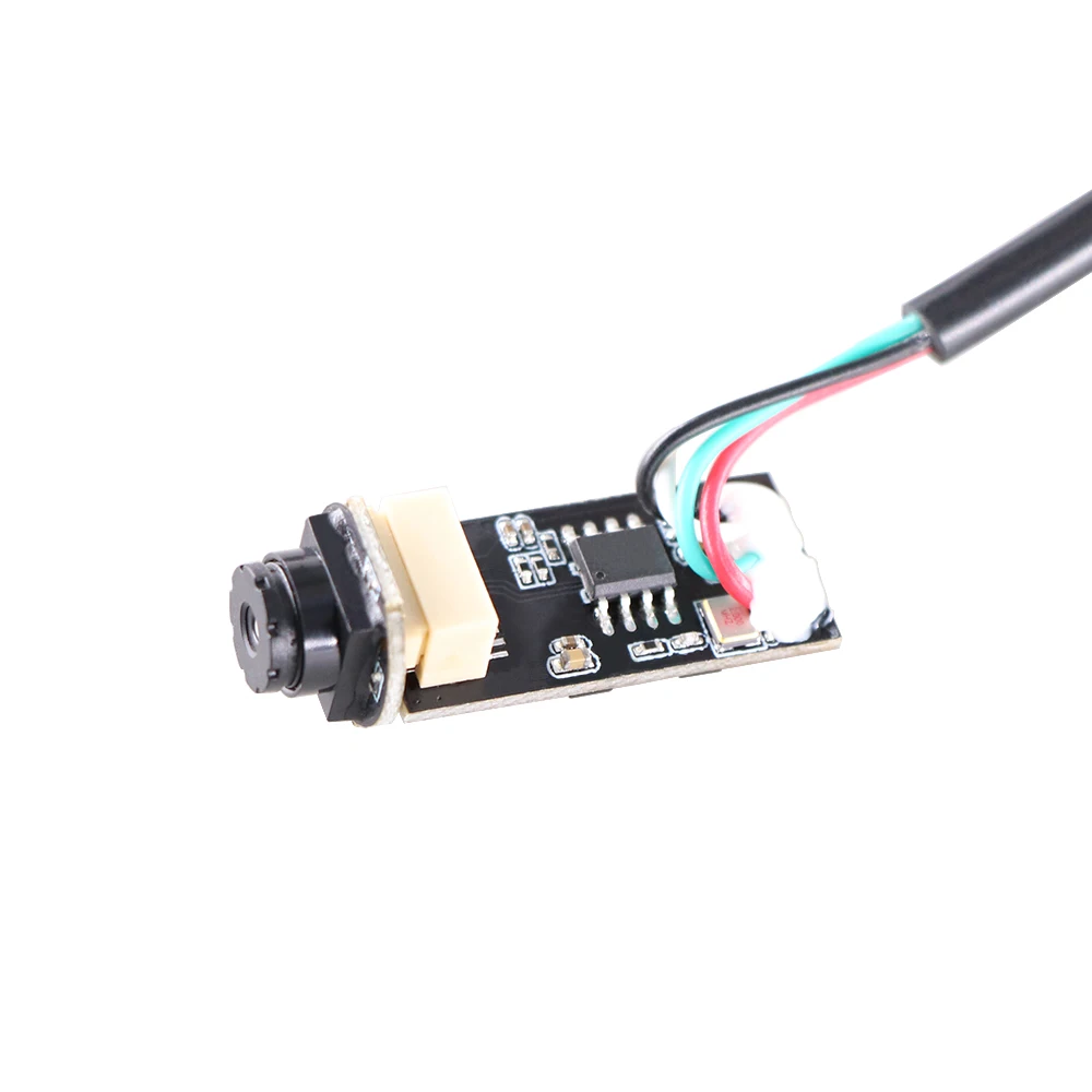 Vue de face de la webcam UVC Plug and Play avec objectif noir et micro intégré.