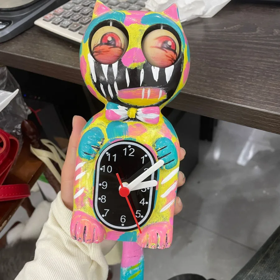 

Creative Funny Graffiti Cat Shape Resin Material Wall Clock Ornaments 31x8.5x5cm Electron Movement Cartoon Home Decoration Clock