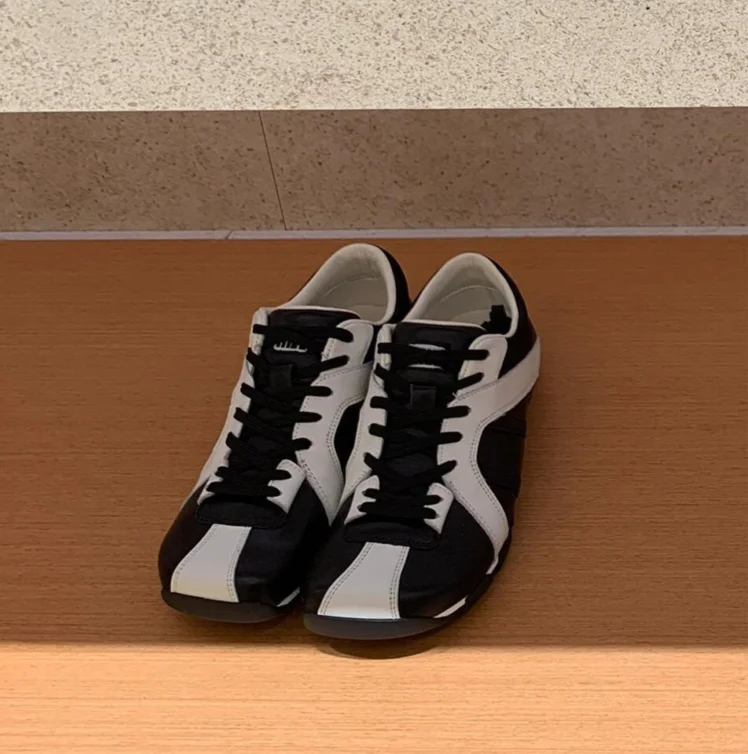 Versione coreana di nicchia con blocchi di colore, allenamento tedesco da donna, con suola spessa, in pelle, da golf e da bowling, casual_voghion.com