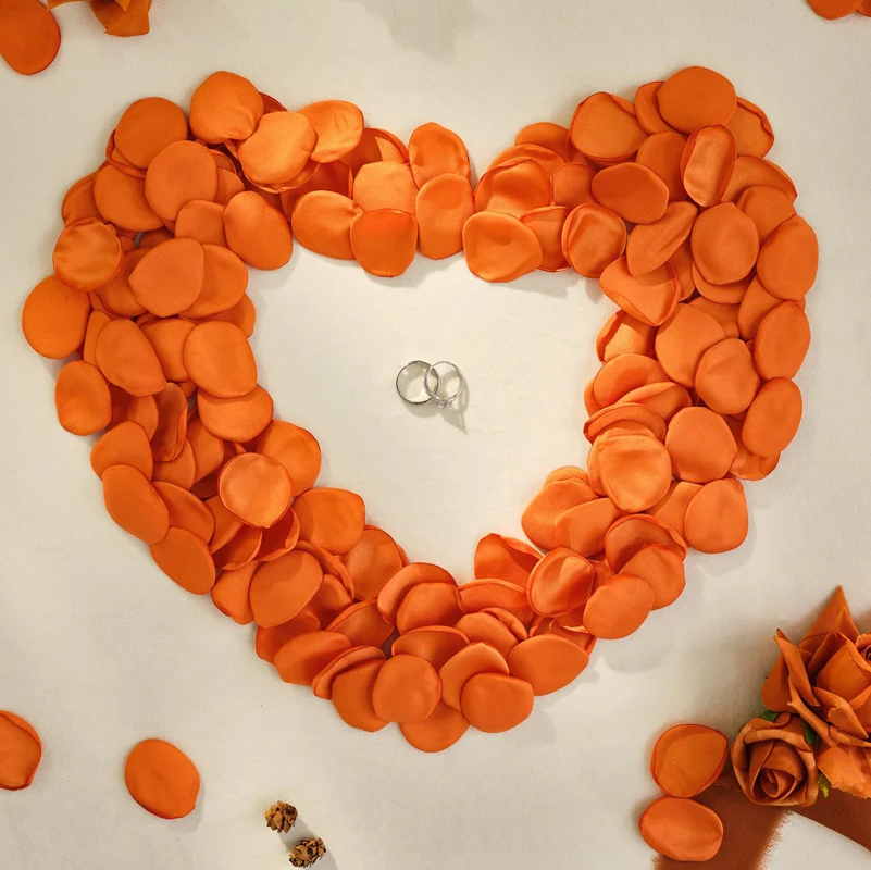 100pcs/bag Orange Silk Satin Rose Petals Artfical Flowers Wedding Decor Throwing Petals Marriage Accessories artificial rose petals