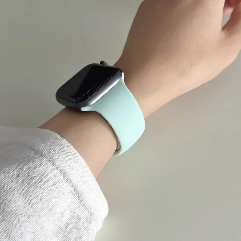 Premium Silicone Sports Band for Smartwatches - Versatile Size Options