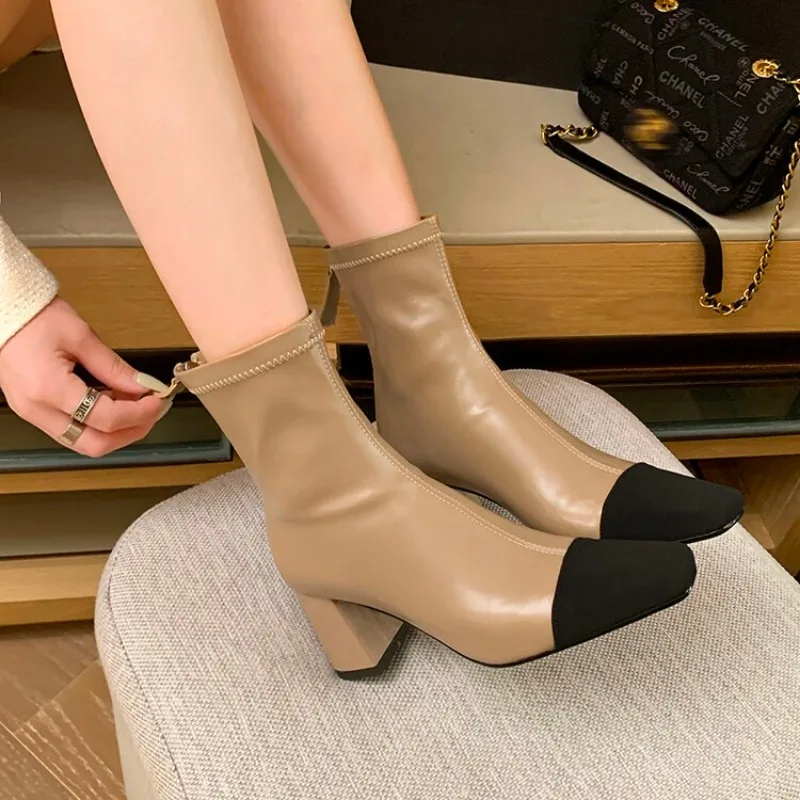 

Новинка весна-осень 2023, кожаные универсальные удобные модные ботинки на толстом каблуке, с квадратной застежкой-молнией сзади, женские ботинки