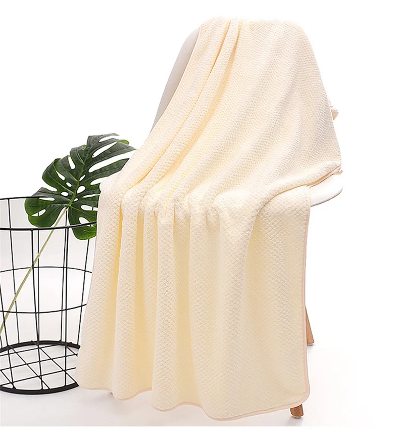 Bath towel with enlarged and thickened pineapple plaid pattern for male and female couples, soft, comfortable, strong water abs