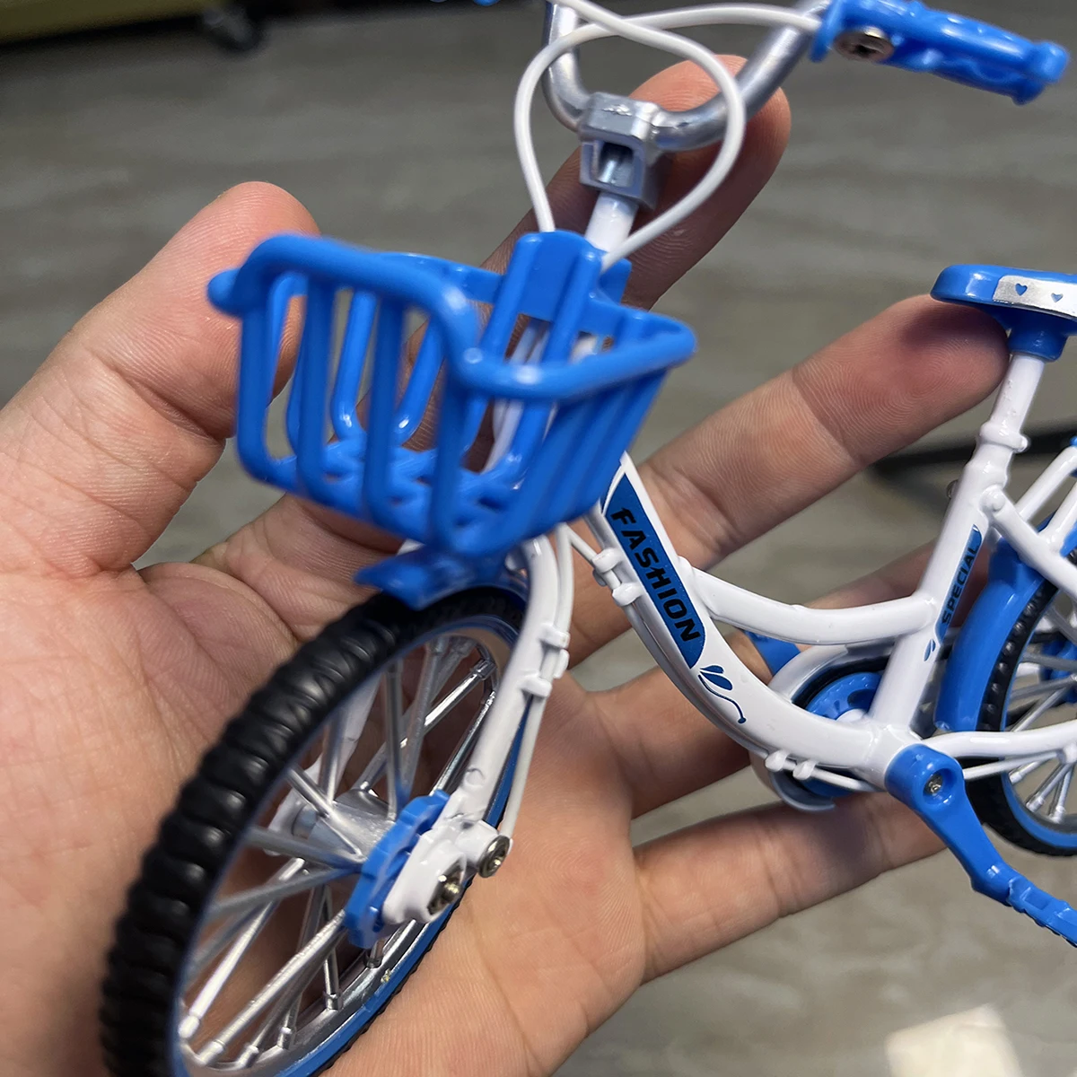 1:10 Mini Model Alloy Bicycle Die-cast Metal Finger Mountain Racing Adult City Bike Simulation Collection Gifts Toys 14Y+