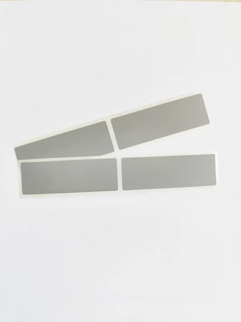 손으로 긁으면 순간적으로 긁히기 때문에 얇은 젖은 천에 담근 후 문지르면 됩니다.