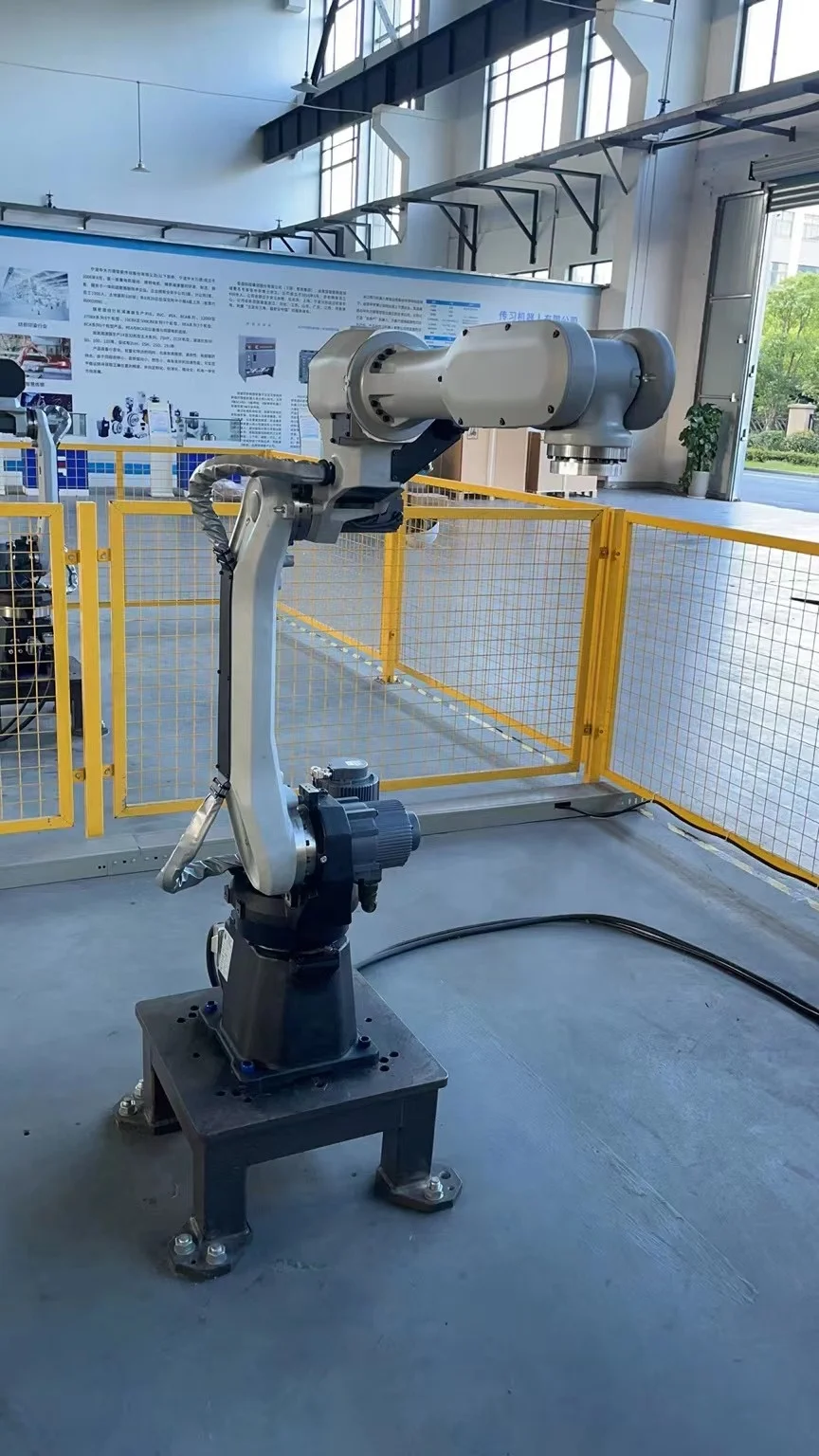 Рисунок 5 - Автоматический сварочный робот