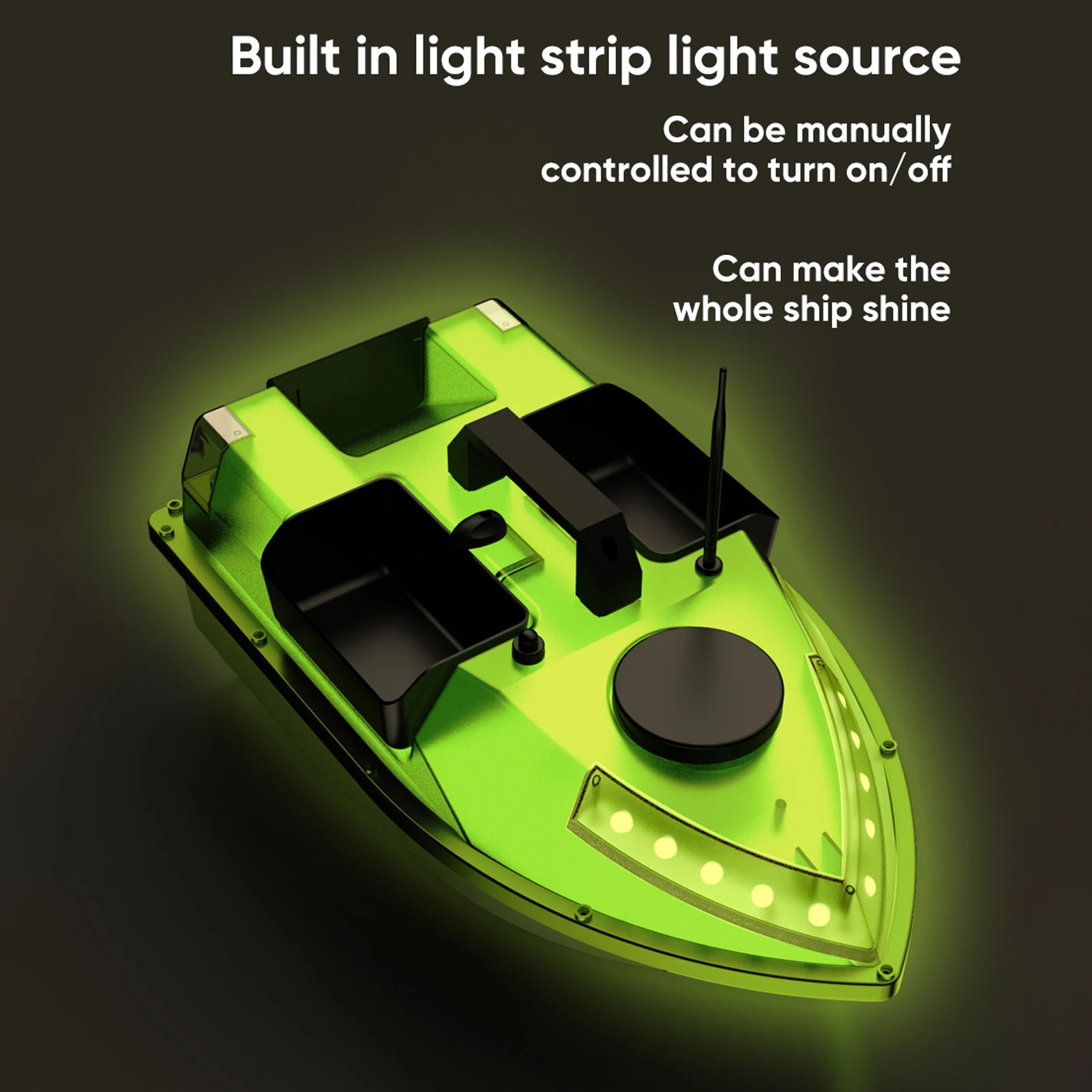 Bateau télécommandé de pêche GPS naviguant de nuit avec des lumières LED 7 couleurs visibles dans l'eau.