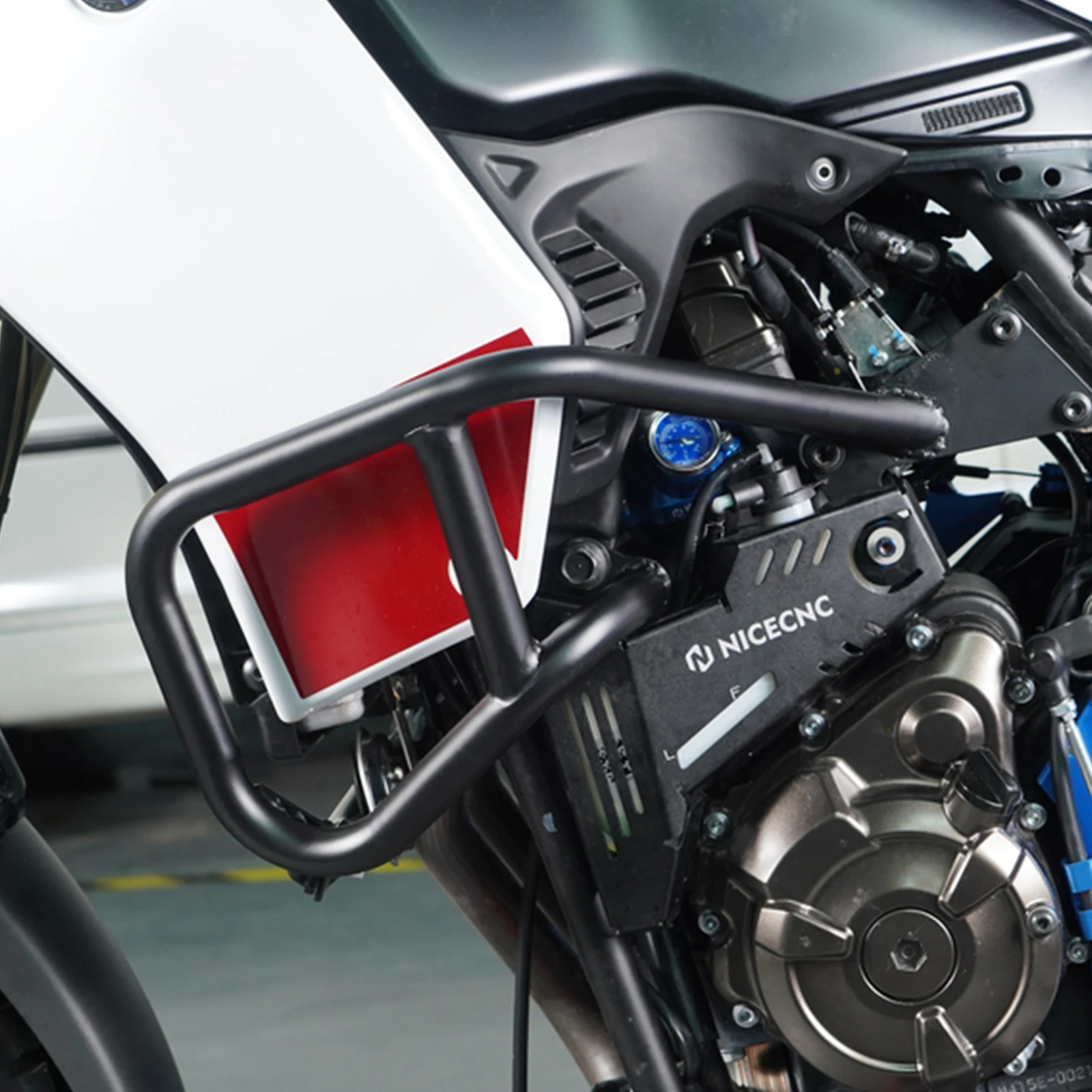 バイク用クラッシュバー エンジンガード オートバイエンジンガードバンパープロテクタークラッシュバーブロック装飾 シーエフモト 700 バイク  のリア衝突防止バー オートバイ部品クラッシュバーシャムエンジンバンパーガードクラッシュバープロテクターフレームフレーム ... バイクのバンパークラッシュバー オートバイエンジンクラッシュ保護バーバンパー装飾ガードブロック トレーサー700 トレーサー 700