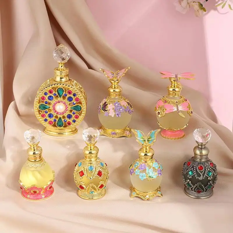 dubai fragrance dispenser bottle 25ml alloy perfume bottle crown model essential oil fragrance bottle ornament Dubai metal jewellery model perfume bottle dispensing empty bottles essential oil bottle glass bottle 12ML heart-shaped perfume