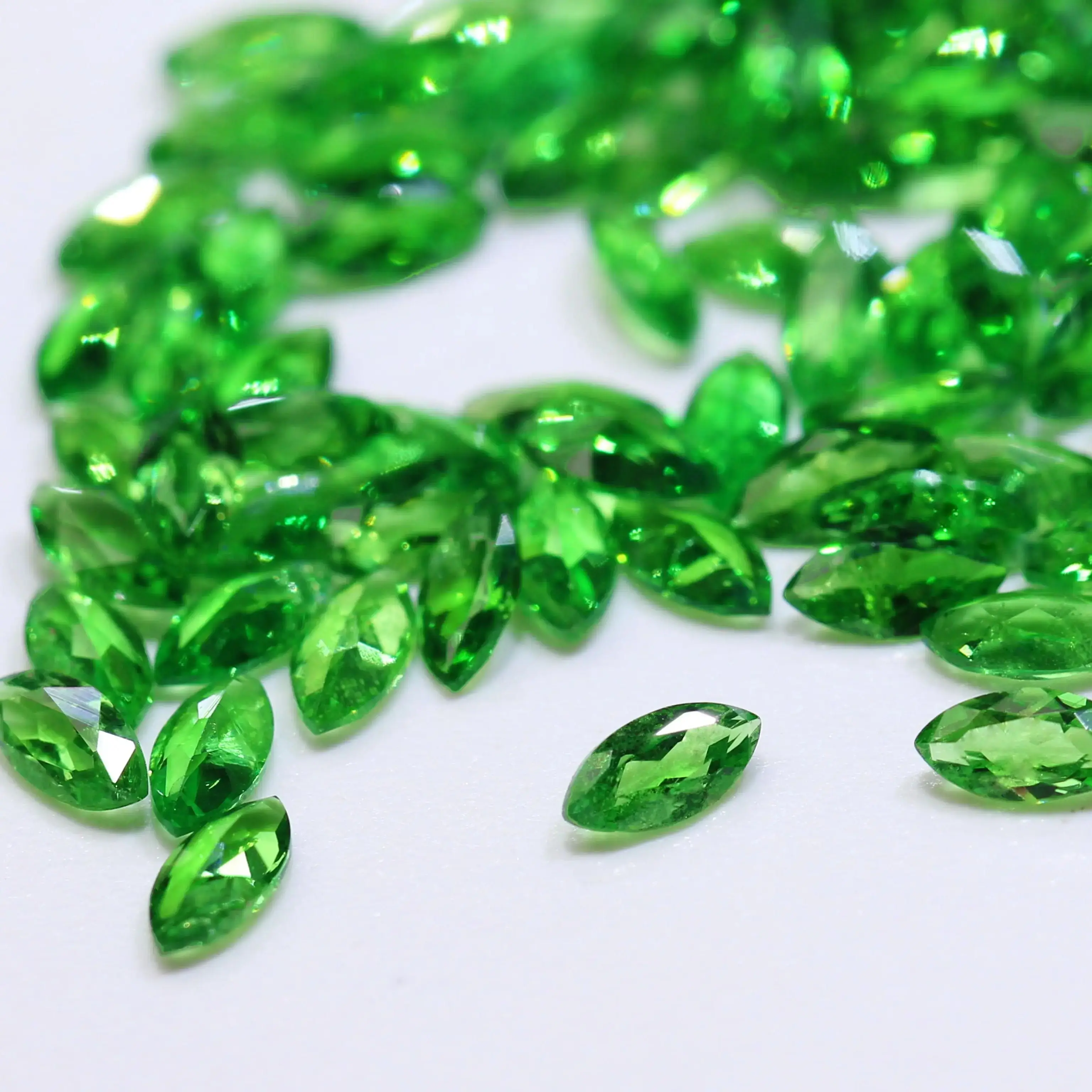 

Hot Sell Wholesale Marquise Cut High Qualtiy Green Natural Loose Gemstone for Jewelry Making Tsavorite