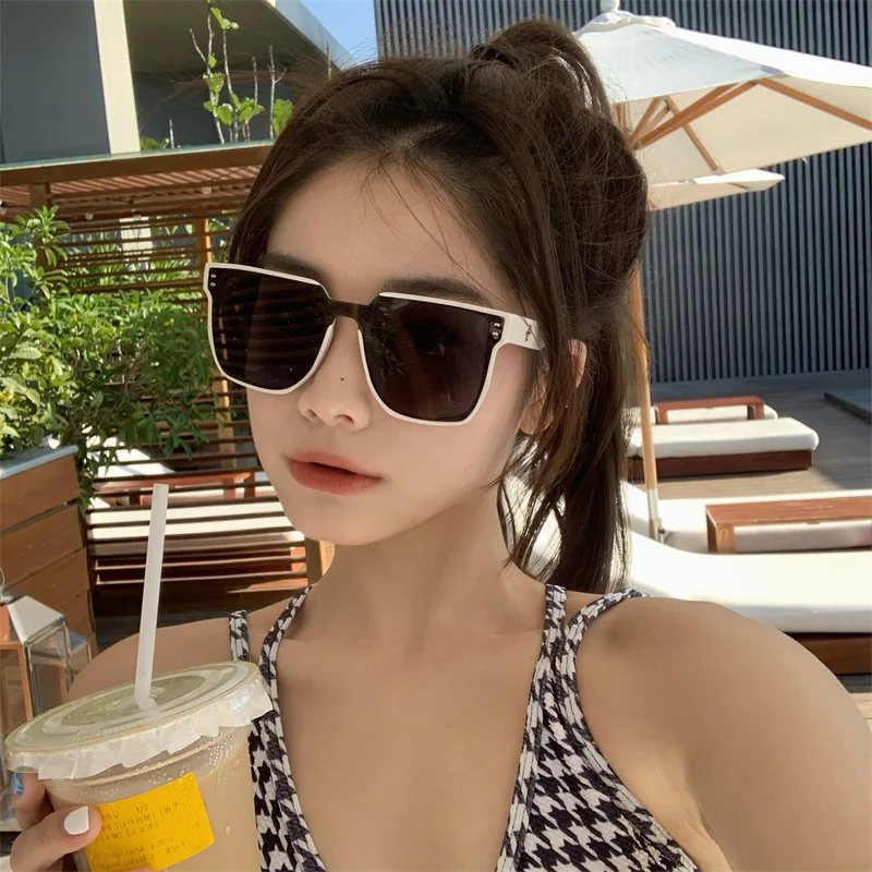 

New Large Frame Sunglasses Personalized Fashion Sunglasses for Women Trendy UV Protection