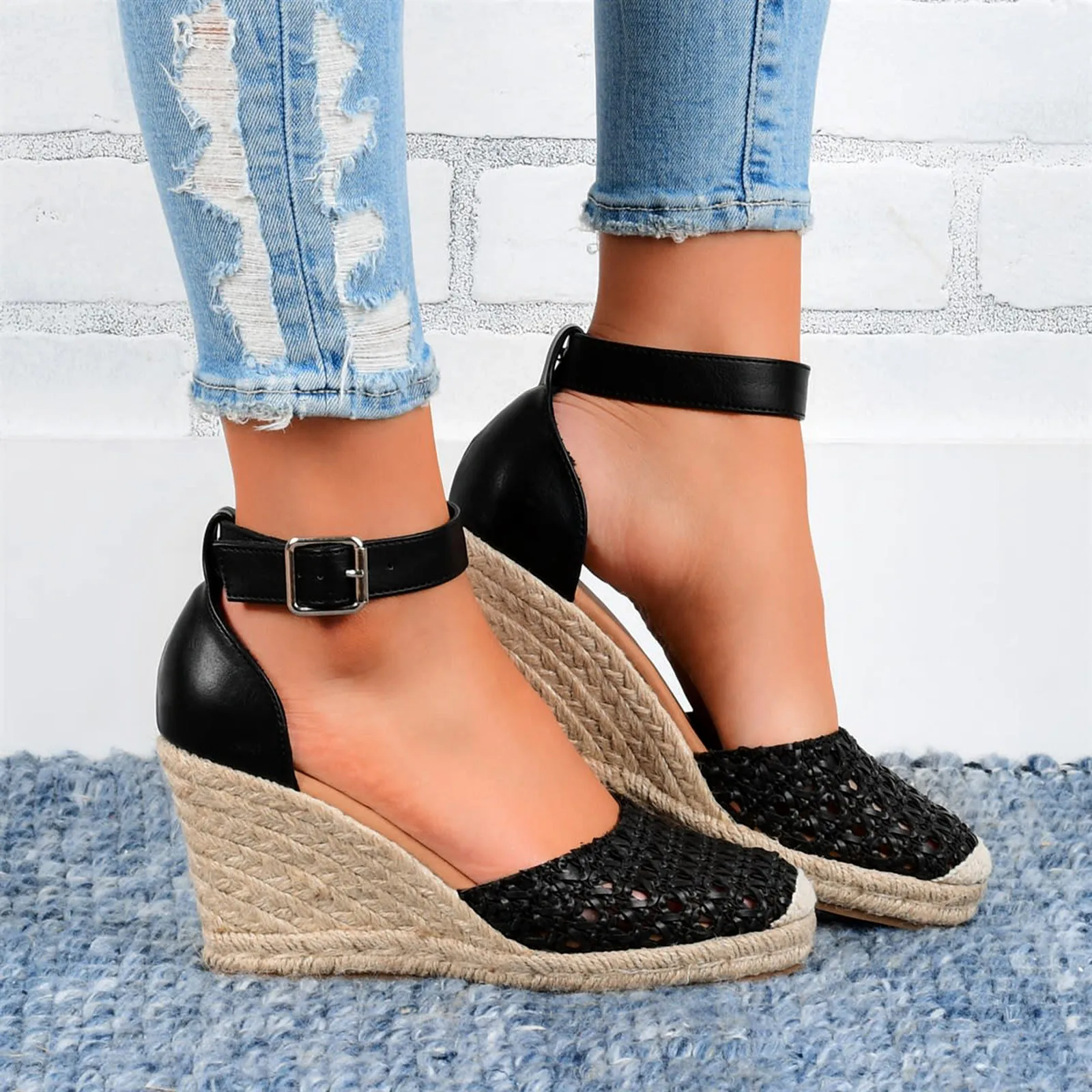 

Сандалии женские с плетеным ремешком, босоножки на танкетке, дышащие модные удобные пляжные туфли с пряжкой, с жемчугом, лето