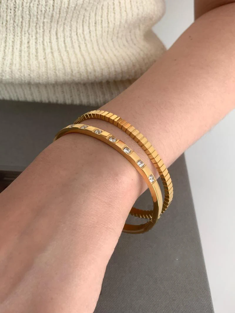 Set Di 7 Braccialetti Lisci In Acciaio Inossidabile Placcato Oro 18K – Gioielli Moda Donna Da Impilare - 3