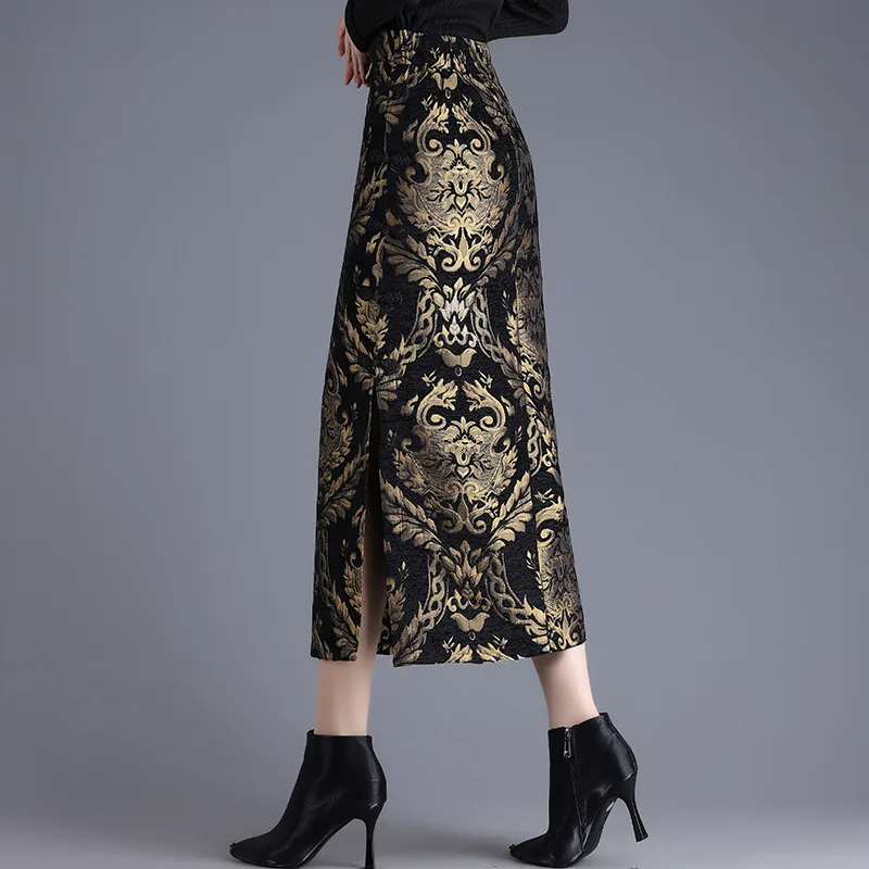 Luxurious Women's Black and Gold Skirts, A Stylish and Elegant Knee-length Dress with A Slit on The Right Side. - Image 2