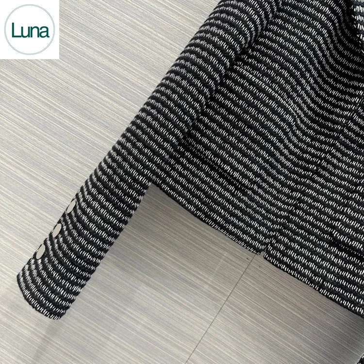 Рисунок 5 - 20323 Тканое короткое пальто