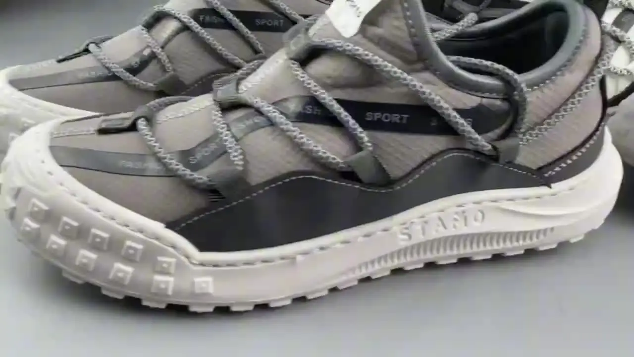 Дышащие мужские кроссовки из сетчатой ткани на толстой платформе