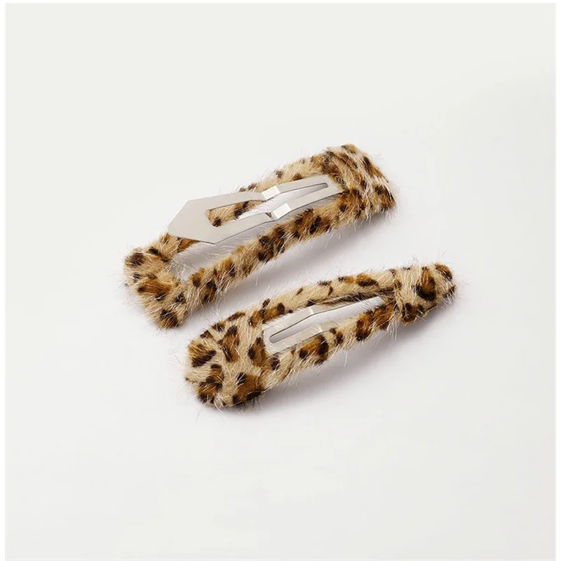 Рисунок 5 - Женские леопардовые зажимы для волос