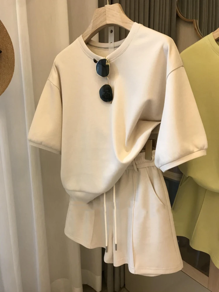 

Свободные топы с короткими рукавами, комплекты из двух предметов, женские короткие комплекты, летние наряды для женщин, 2023, однотонный Повседневный Женский костюм с круглым вырезом