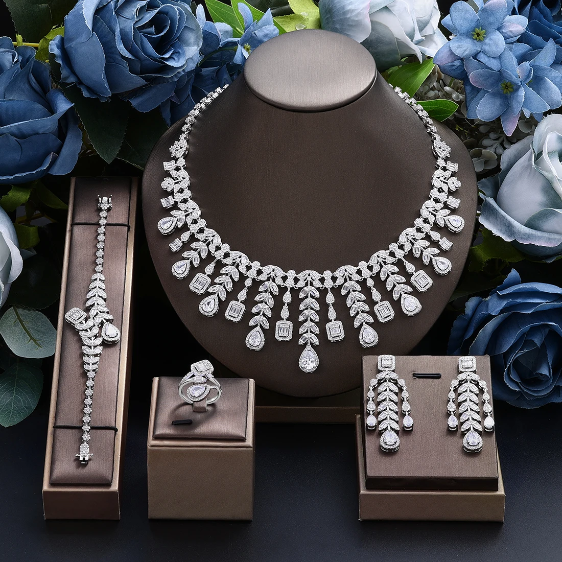 

2024 Luxury Cubic Zirconia Bridal Wedding Jewelry Set 4-piece Women's Necklace and Earrings Nigeria Bride Jewellery