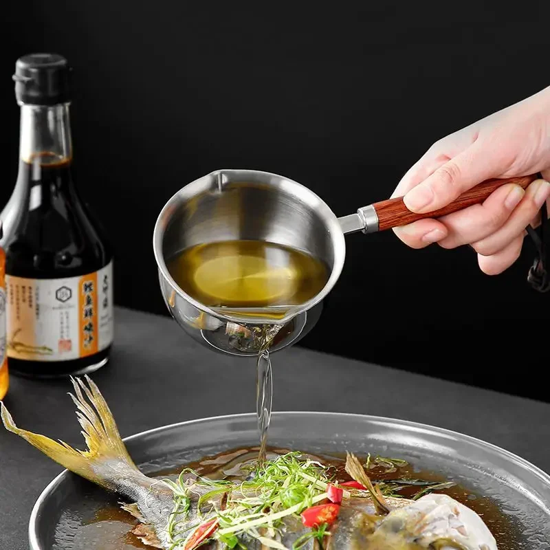 304 Stainless Steel Oil Splashing Pot, Kitchen Oil Pouring Mini Hot Pot.