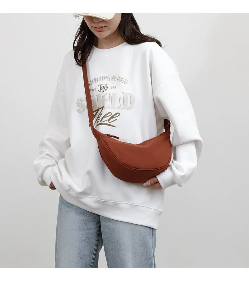 Nylon Fabric Zipper Crossbody Bag Unisex Crescent Dumpling Style Large Capacity Underarm Bag