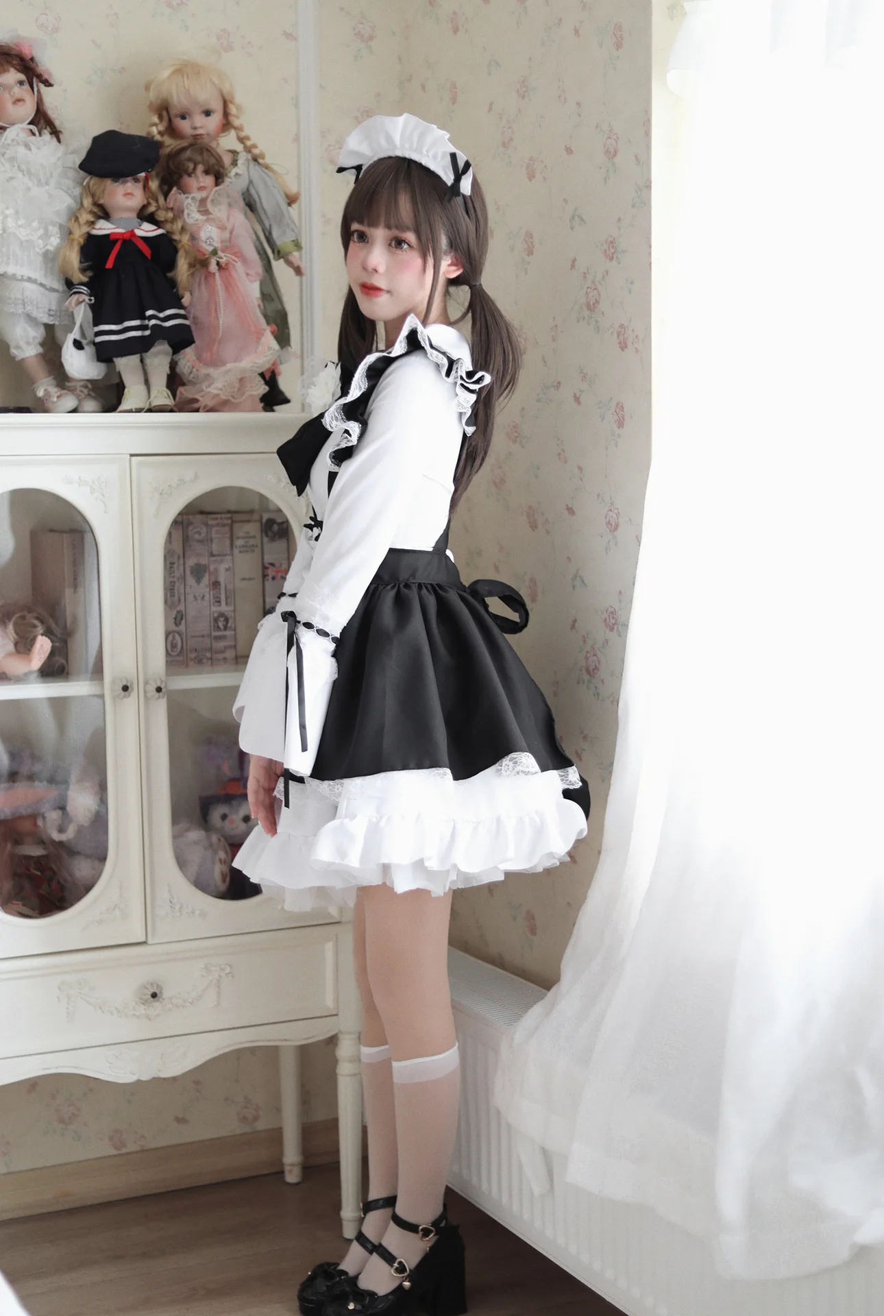 green emerald velvet dress Amazon.com: LIUguoo Victorian Maid Costume for Women, Long Maid Outfit  Women, Anime Cosplay French Maid Dress Womens Lolita Fancy Dresses Black :  Sports & Outdoors