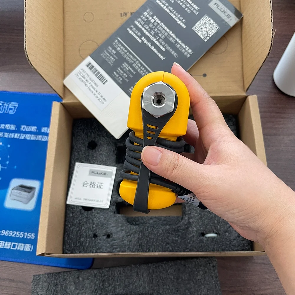Flukers 750P Series Pressure Modules Flukers 750P08/Pressure Modules/Calibrator measures pressure