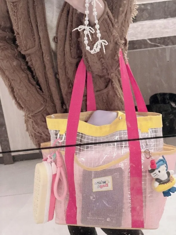 휴대용 핸드헬드 피트니스 가방 내구성이 뛰어난 그리드 수영 가방 높은 미적 가치 창의적인 대용량 건식 및 습식 분리 보관 가방