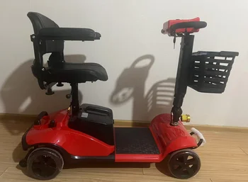 Monopattino Elettrico Pieghevole a Quattro Ruote, Veicolo Leggero per la Mobilità, Facile da Usare per gli Anziani per i Viaggi Quotidiani