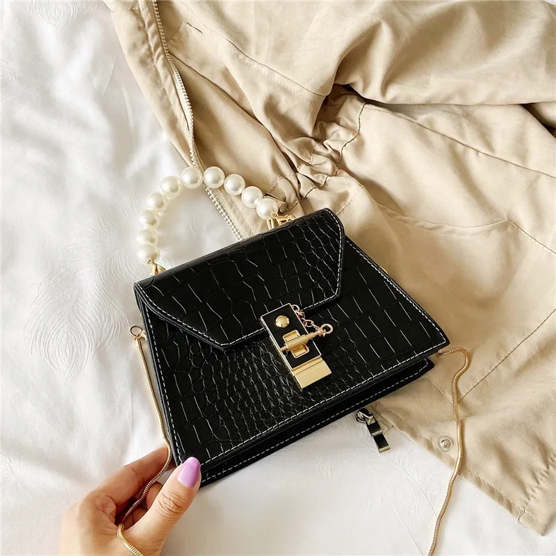 New Western Style Women's Crossbody Bag Popular Insert Lock Crossbody Bag Chain Tidy Pearl Handheld Small Square Crossbody Bag