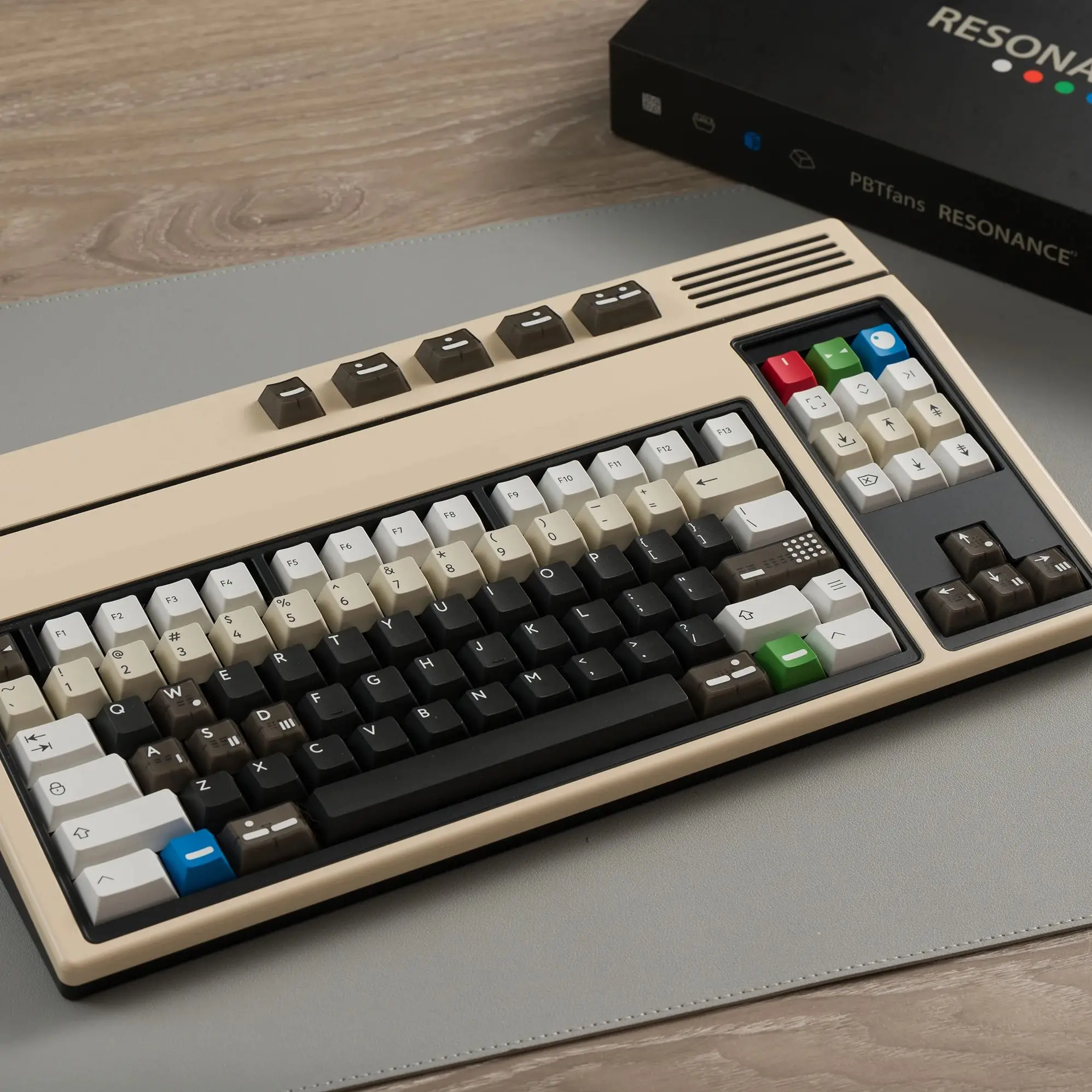 PBTfans Resonance R2　キーキャップセット Base kit PBTfans Resonance R2 Keycap Set – Divinikey