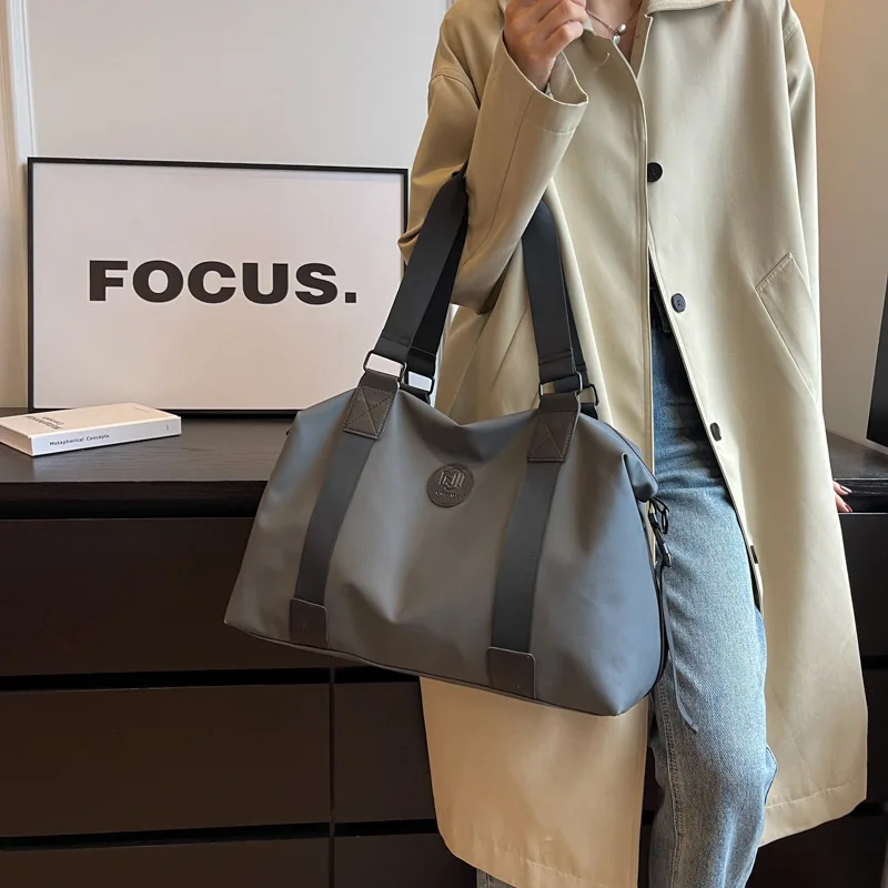 

New Fashion Travel Luggage Handbag For Women Large Capacity Men's Sports Fitness Bags Waterproof Female Messenger Shoulder Bag