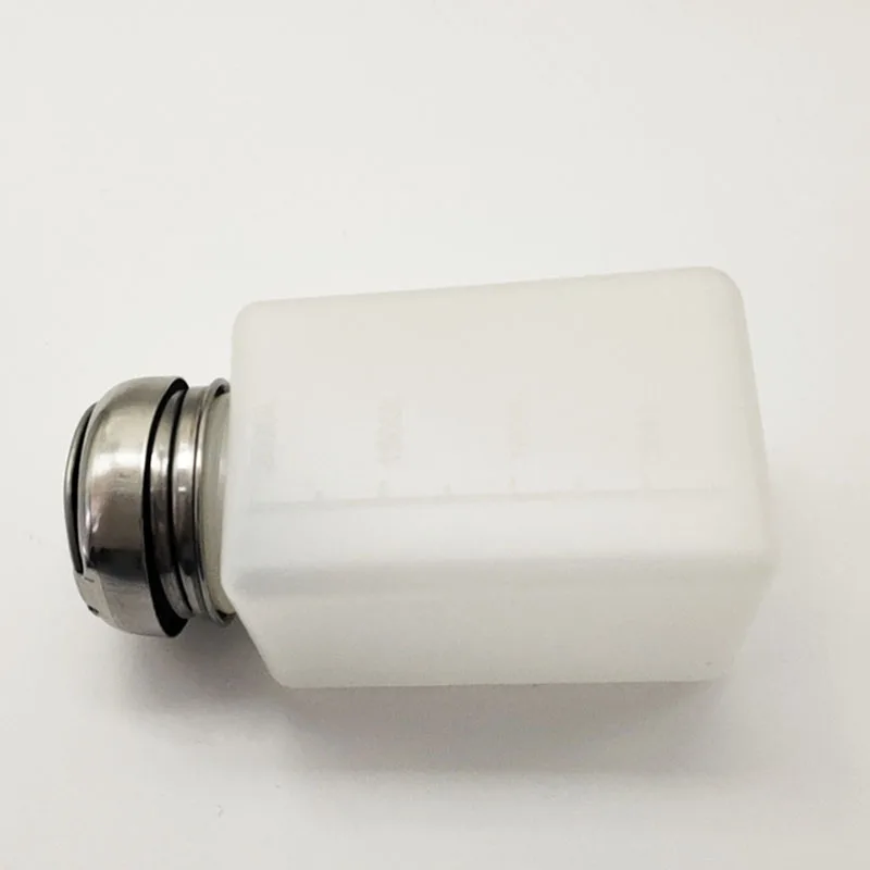 Рисунок 6 - Жидкий флакон для снятия лака для ногтей