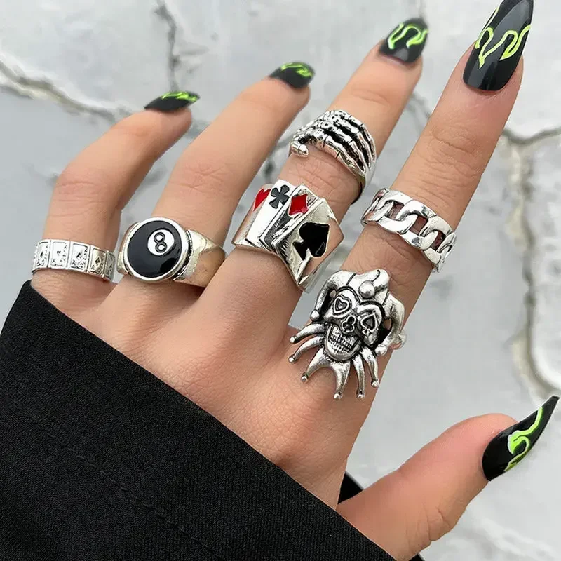 2022 New Retro Heavy Metal Dark Gothic Street Hip Hop Clown Necronomicon Plate Thorns Snake Ring Punk Jewelry