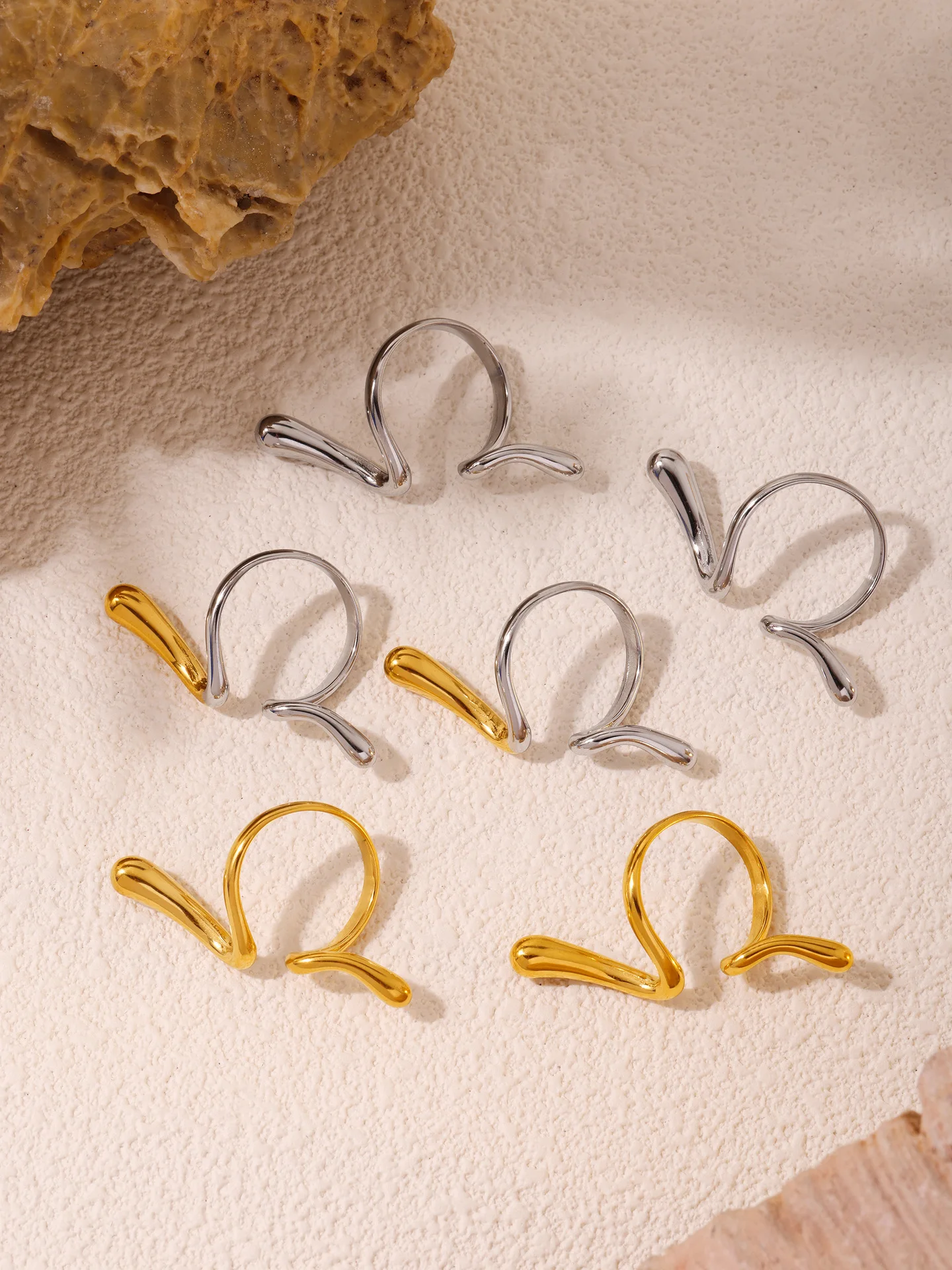 Einfacher 316L Edelstahlring für Damen, modischer geometrischer Ring in Gold- oder Silberfarbe, personalisierbar, wasserdichter Schmuck für Frauen. – Detail 7