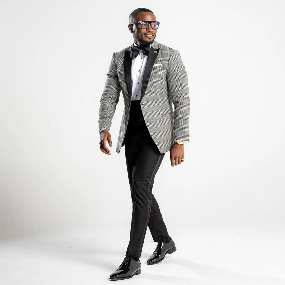 

Костюм облегающий мужской из блейзера и брюк, с ласточкой