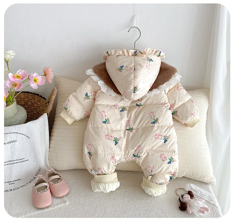 Cekcya Koreanische Baby Mädchen Herbst Winter Overall Nette und Plüsch Blumen Mit Kapuze Säuglings Kleidung Kinder Warme Outdoor Strampler – Detail 6