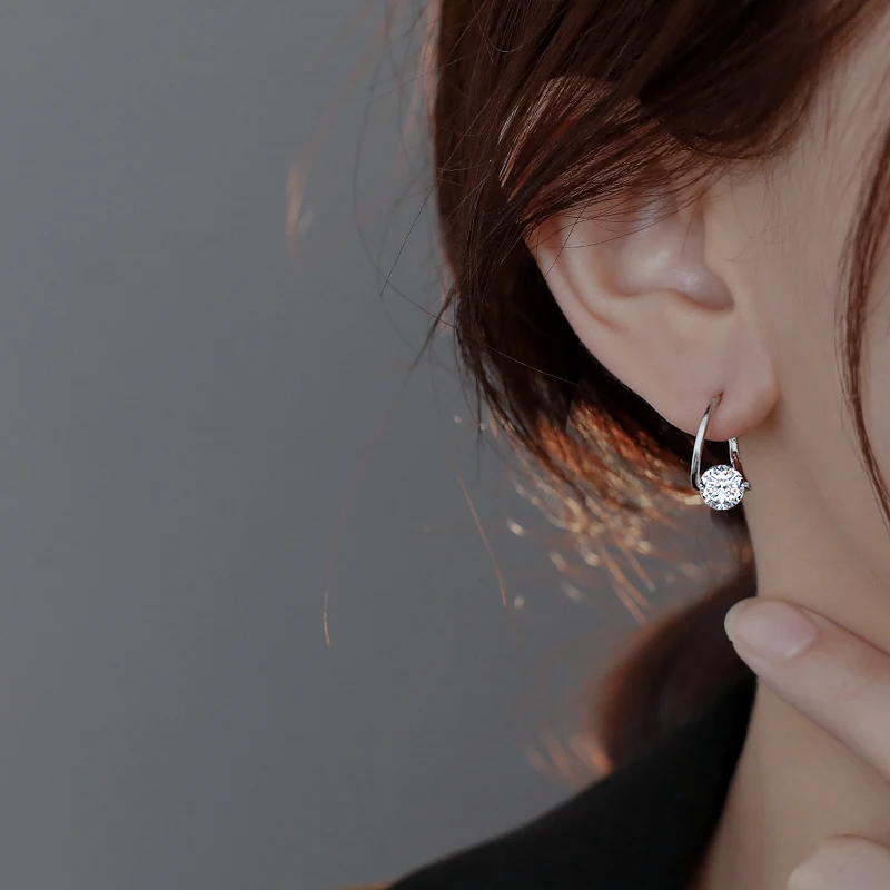 

Rhinestone Ear Buckle Women's 2023 New Fashion 925 Sterling Silver Hole Ring Light Luxury Earrings