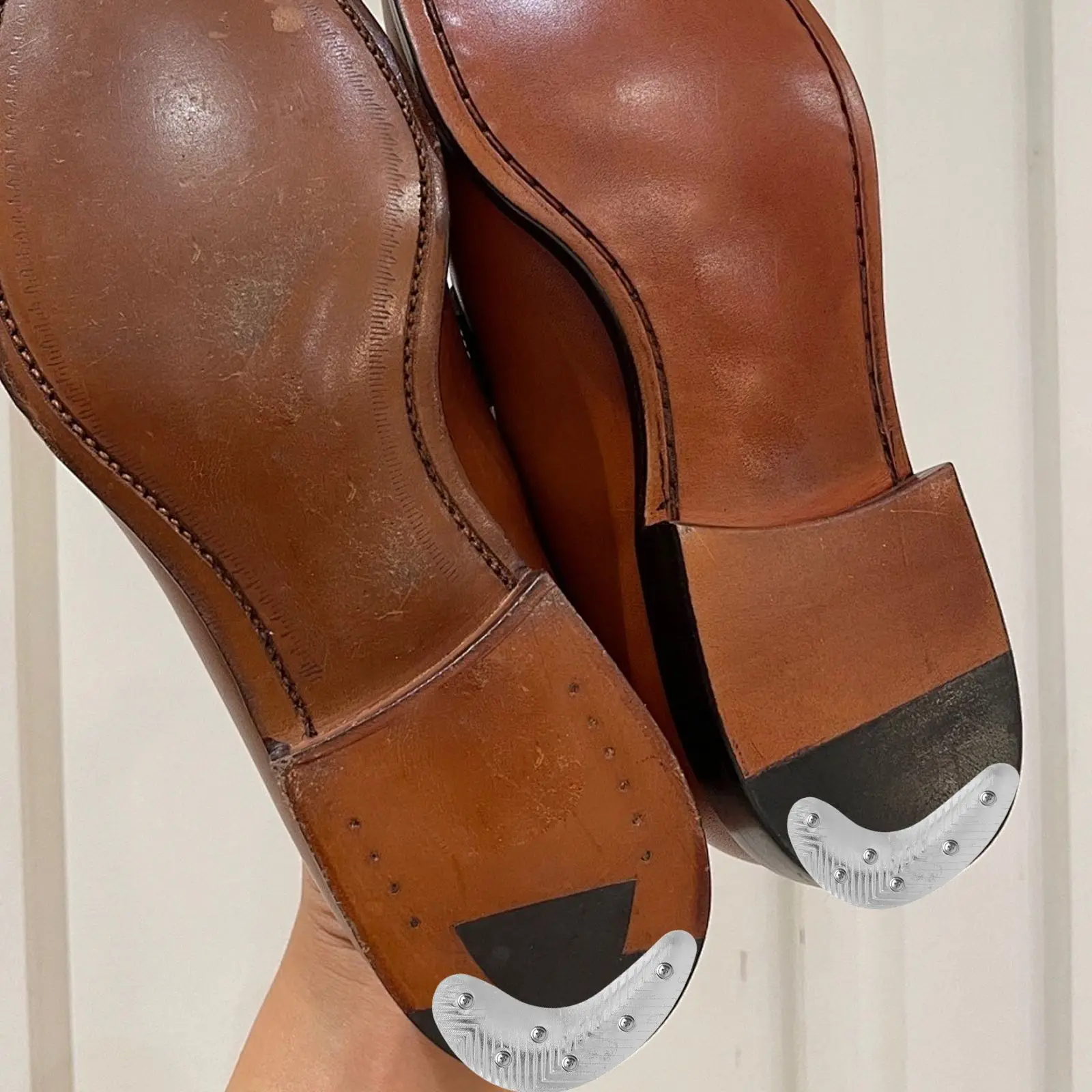 남성용 신발 용 금속 내마모성 디스크 부츠 힐 플레이트 수리 패드 하프 문 가드 견고한 철 미끄럼 방지 신발 뒤꿈치 패드 단독