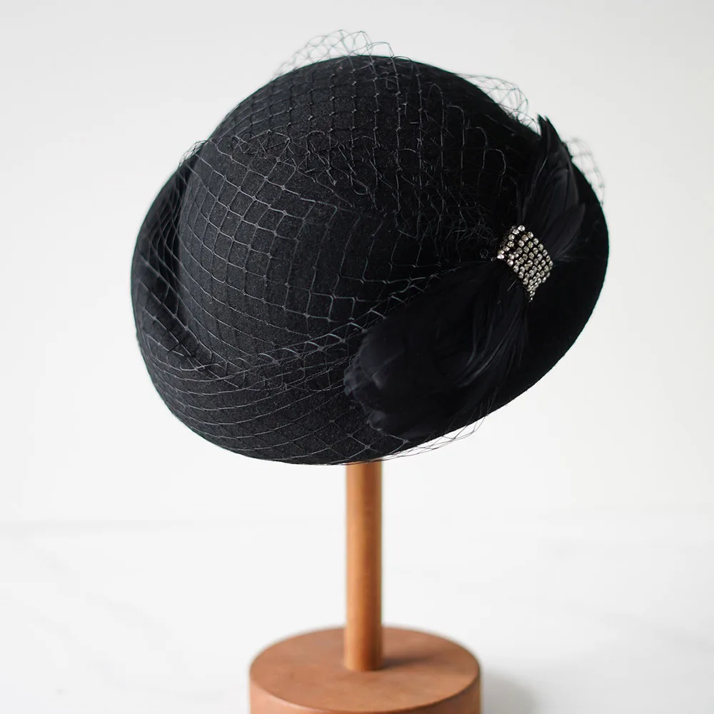 Hot Sale Womens French Style Feather Bow Fansitor Veil Wool Felt Dress Winter Beret Pillbox Hats Event Church Tea Party_autovado.com