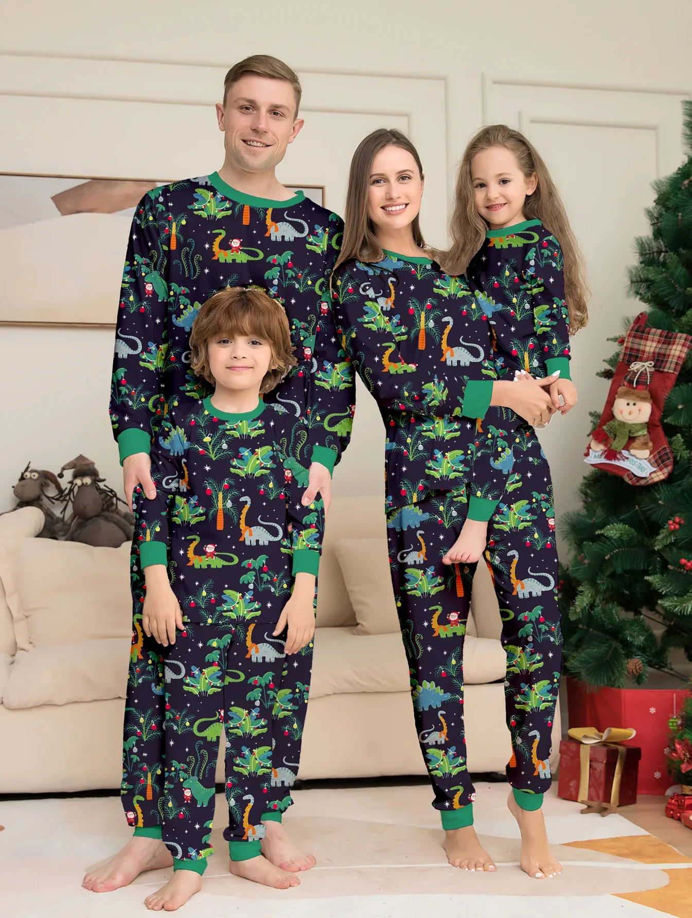 thumbnail image 1 of Conjunto de pijamas navideños 2024 con estampado de Papá Noel y alce, conjuntos a juego para padres e hijos, look familiar, traje de 2 piezas, mameluco para bebé y perro, ropa de Año Nuevo, 1 of 4
