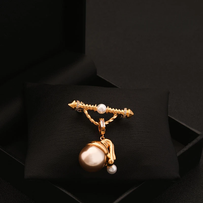 Fashion Girl Brooch with Pearl Earrings Women's Luxury High-End Pendant Sweater Coat Pin Clothes  Accessories Jewelry Gifts 6151