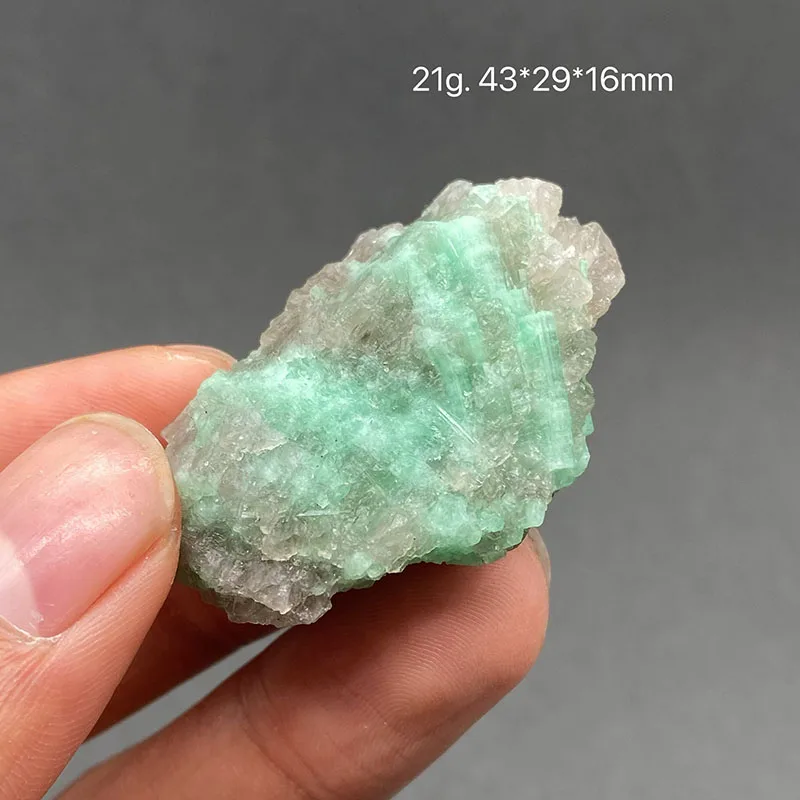 100%  Natural Emerald Mineral Specimens Stones and Crystals Healing Crystal