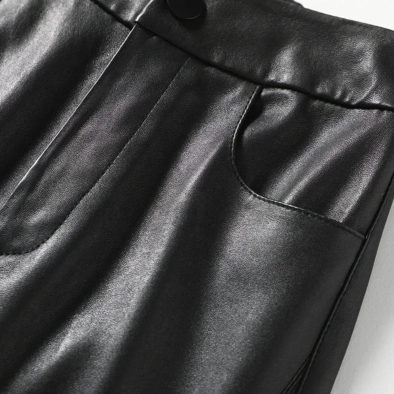 Рисунок 3 - Женские брюки-клеш Tajiyane