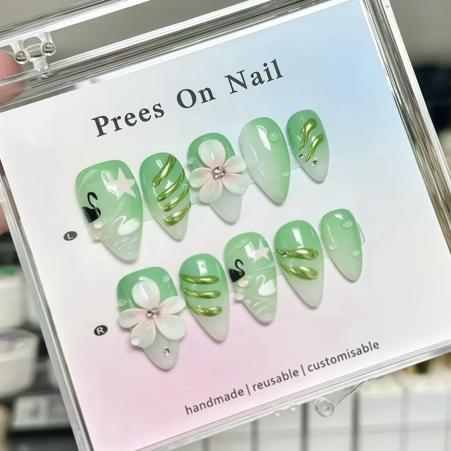 24개 3D 플라워 라인스톤 가짜 손톱 아트 짧은 아몬드 모양 프레스온 네일 풀커버 블랙 화이트 프렌치 재사용 가능 매니큐어 팁