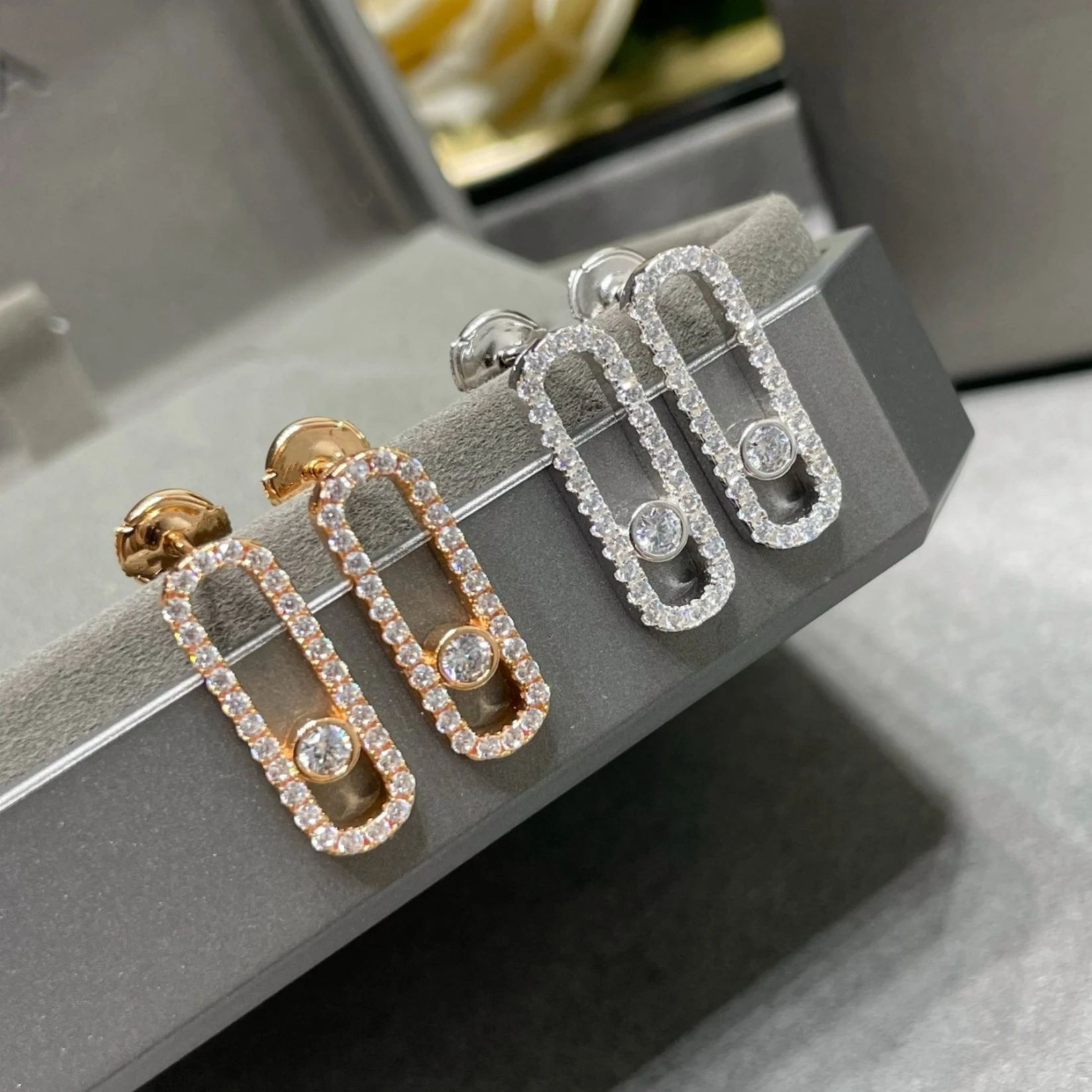 

Женские серьги из серебра 925 пробы, с бриллиантами
