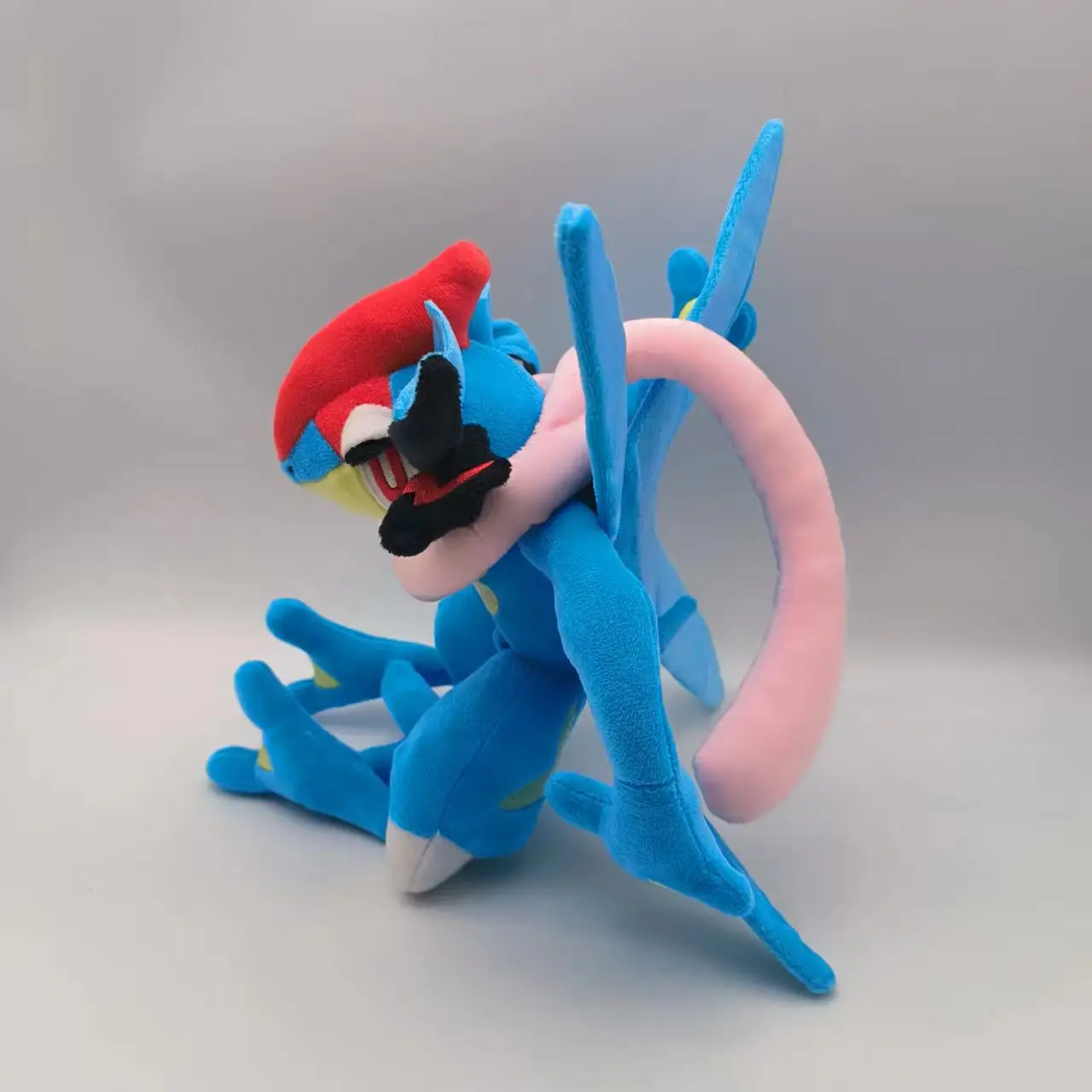 Pelúcia Turma Pokémon GRENINJA SHINY (30 cm) - Importada