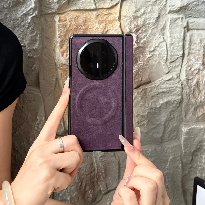 Fashion Leather Pattern Phone Case with Magnetic Hard Shell Back Cover and Front Protection Film
