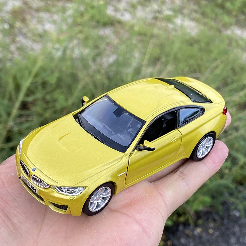 새로운 1:36 M5 M550i 자동차 모형 M2 M4 합금 자동차 모형 다이캐스트 & 장난감 자동차 금속 수집품 어린이 장난감 선물