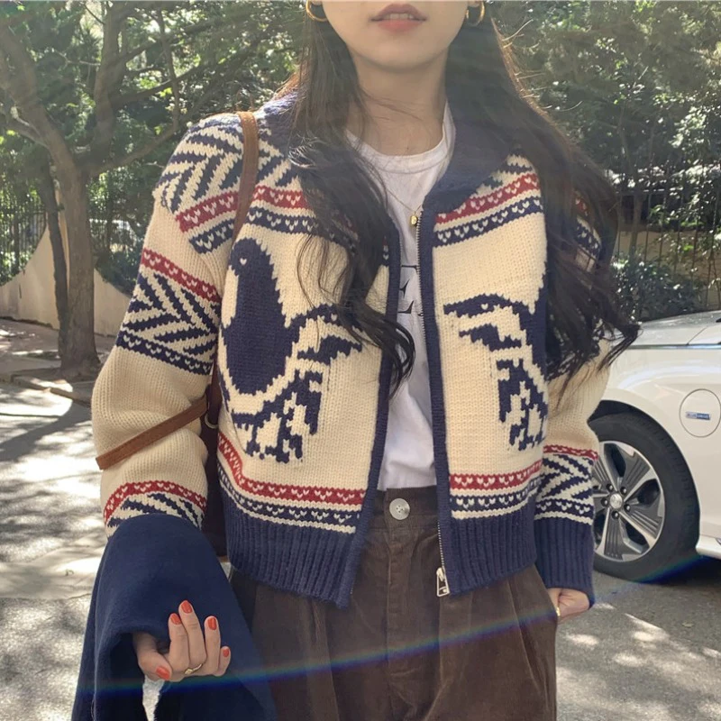 

2023 New Autumn Long Sleeve Short Sweaters Coat Lazy Knitted Cardigan Top For Women Korean Fashion Small Unique Knitted Top